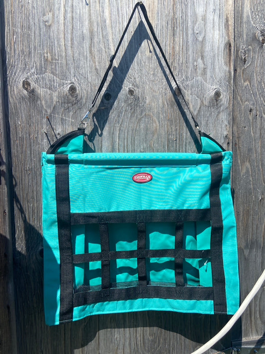 Slow feed hay tote