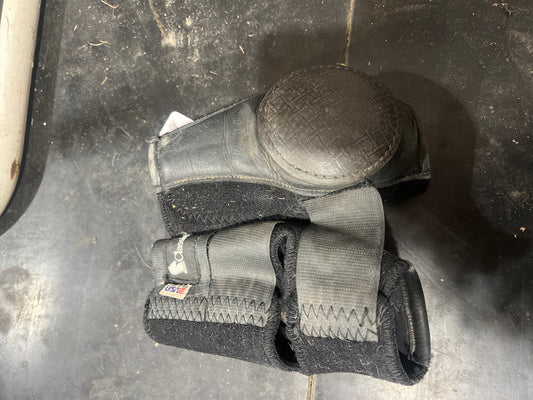 Classic equine skid boots