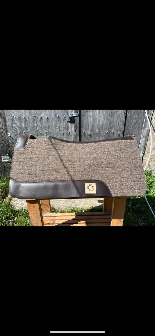 32x32 Grey wool pad
