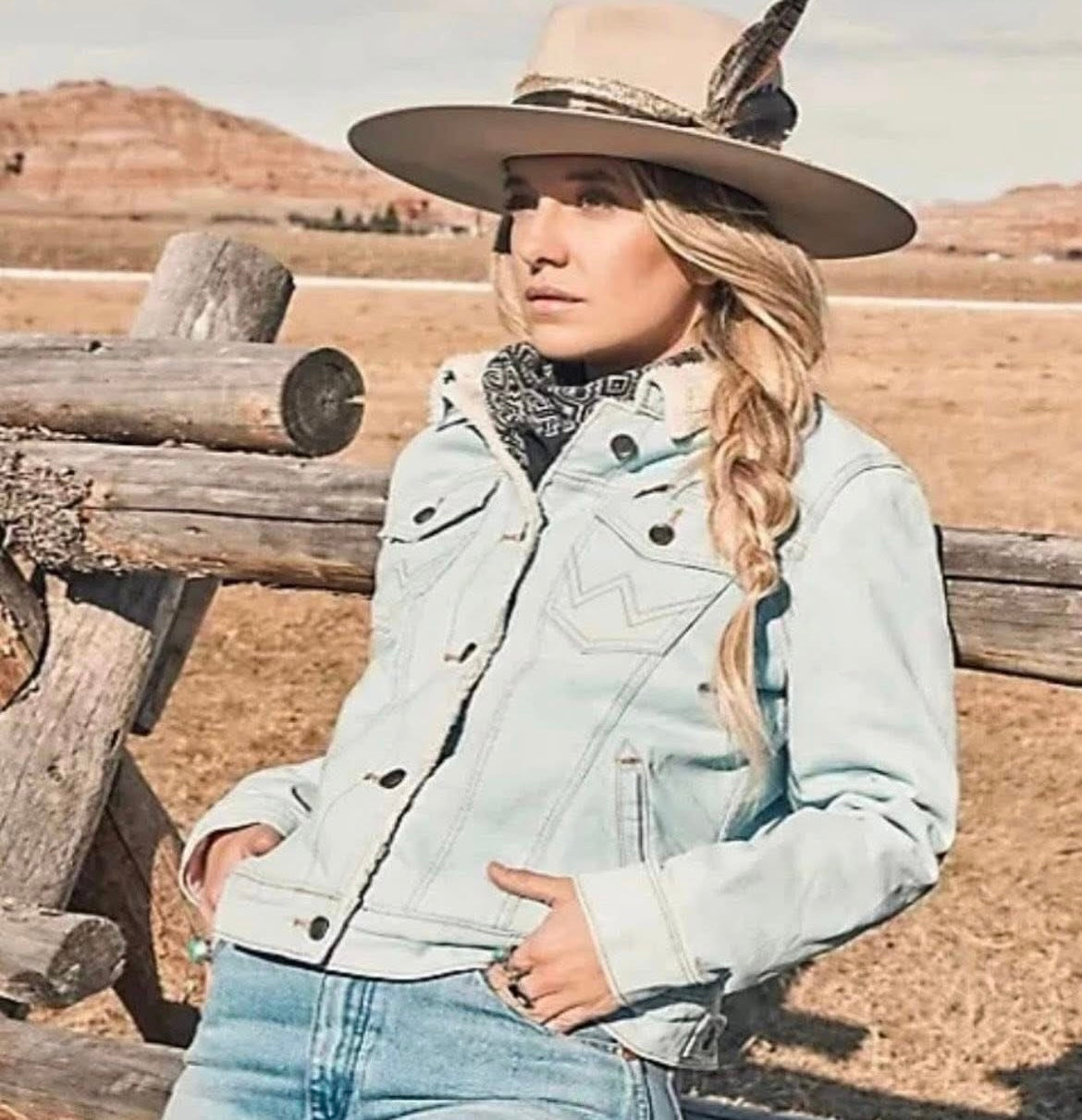 Women’s Wrangler Western Denim Sherpa Lined Jacket -Light XL