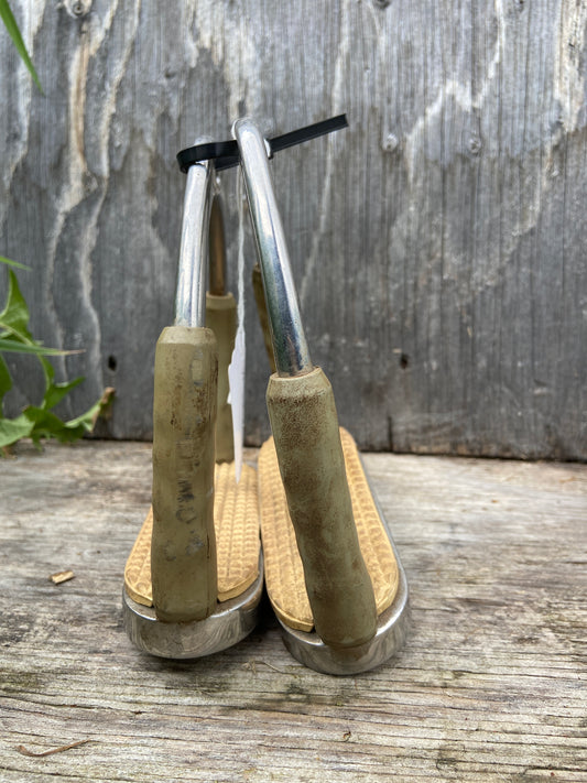 English stirrups