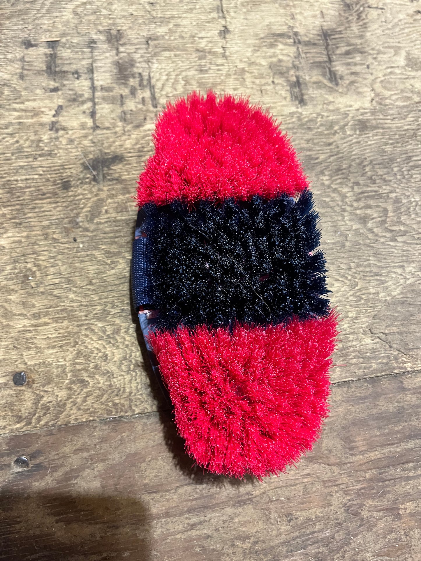 Red trifold body brush
