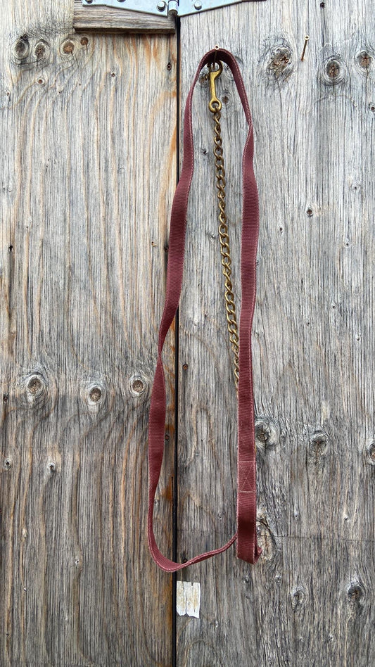 Dark burgundy nylon lead with brass chain