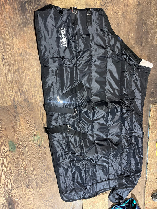 200 gram stable rugs