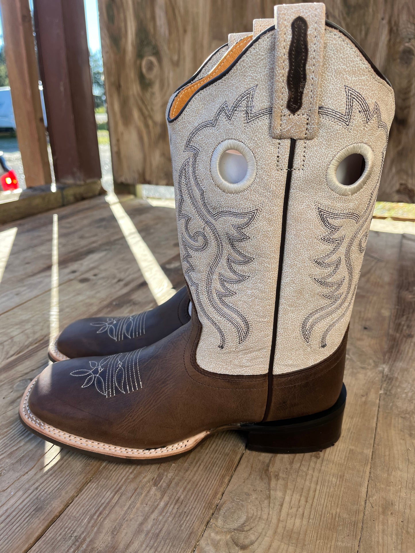 Women’s size 9 cowboy boots