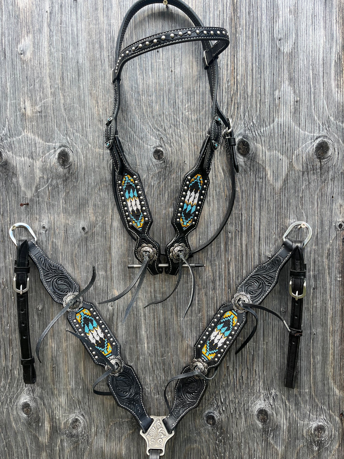 Beaded black tack set