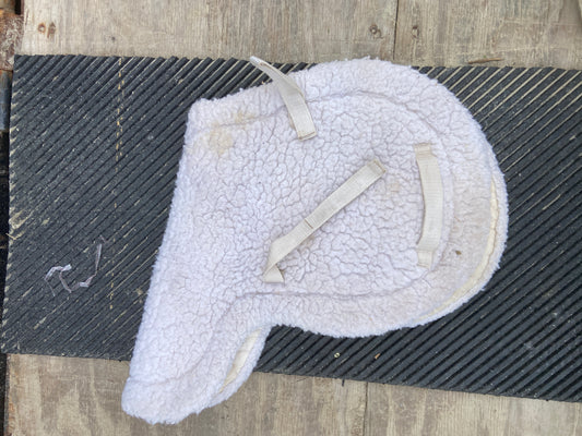 Pony shaped pad