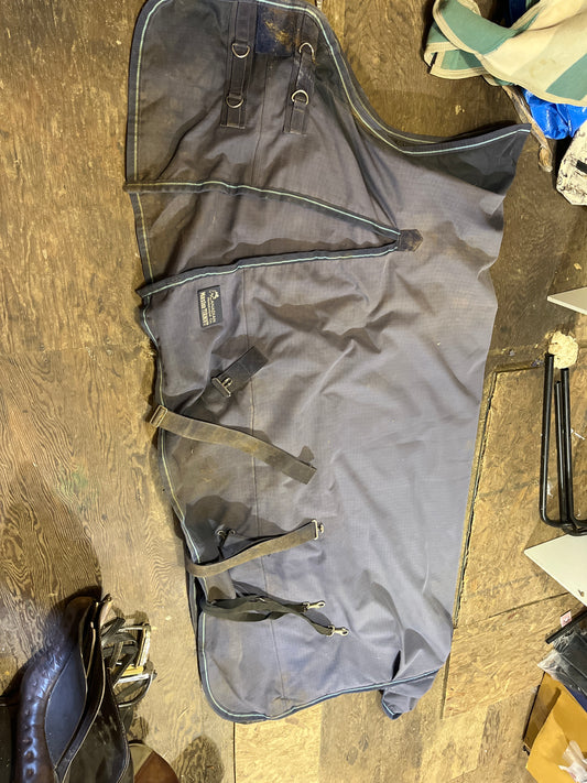 75β 300 gram high neck Canadian horsewear turnout