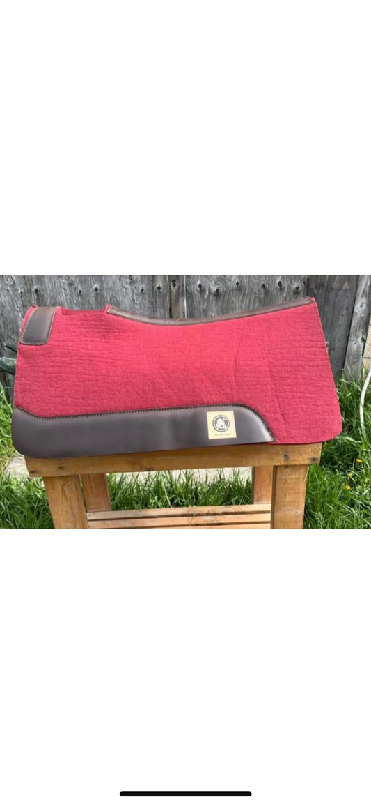 Burgundy wool pad 30x30