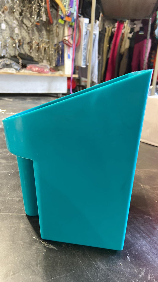 2qt feed scoops with handle