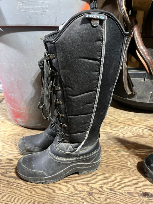 Ladies size 6 winter tall boots