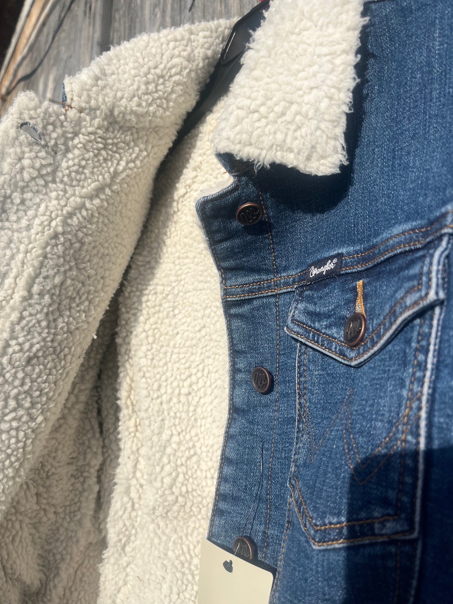 Women’s western denim wrangler Sherpa lined jacket dark