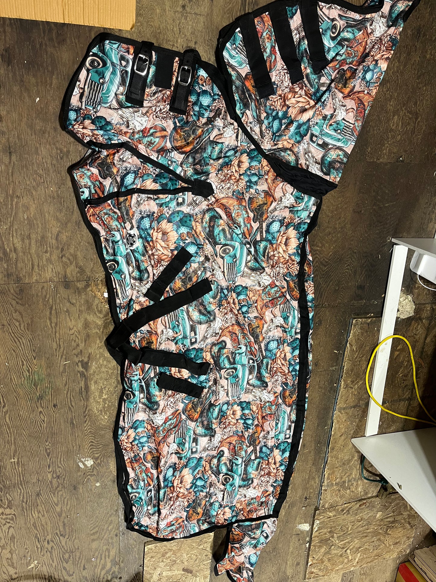 Truck print flysheet with neck