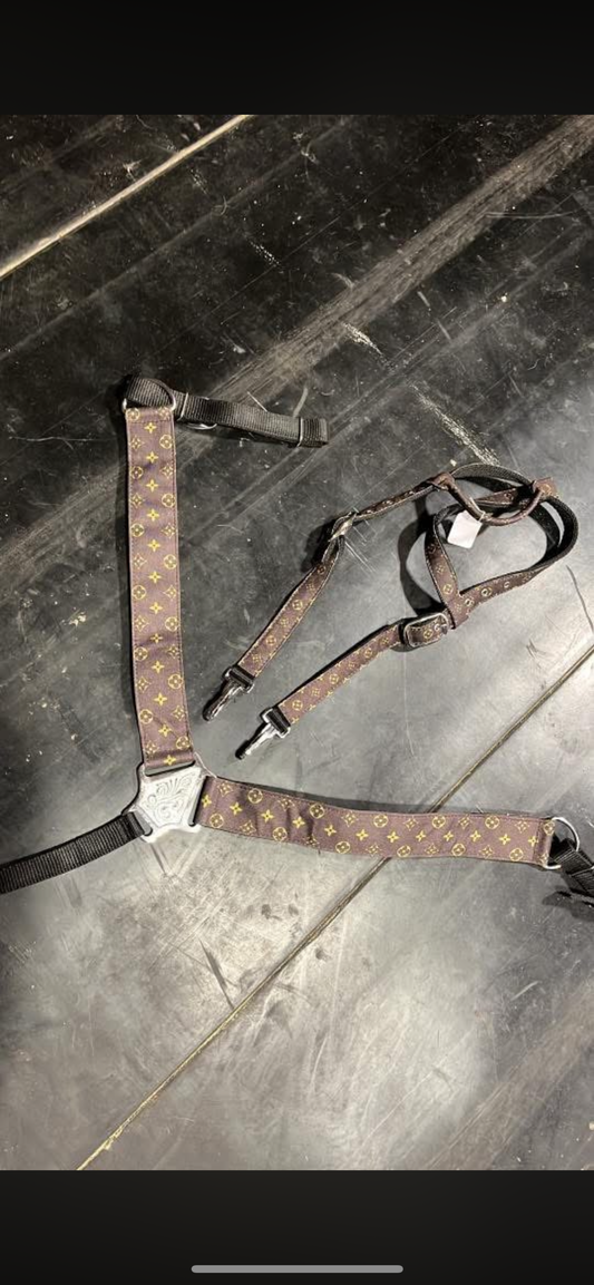 Designer nylon tack set also comes with a browband piece