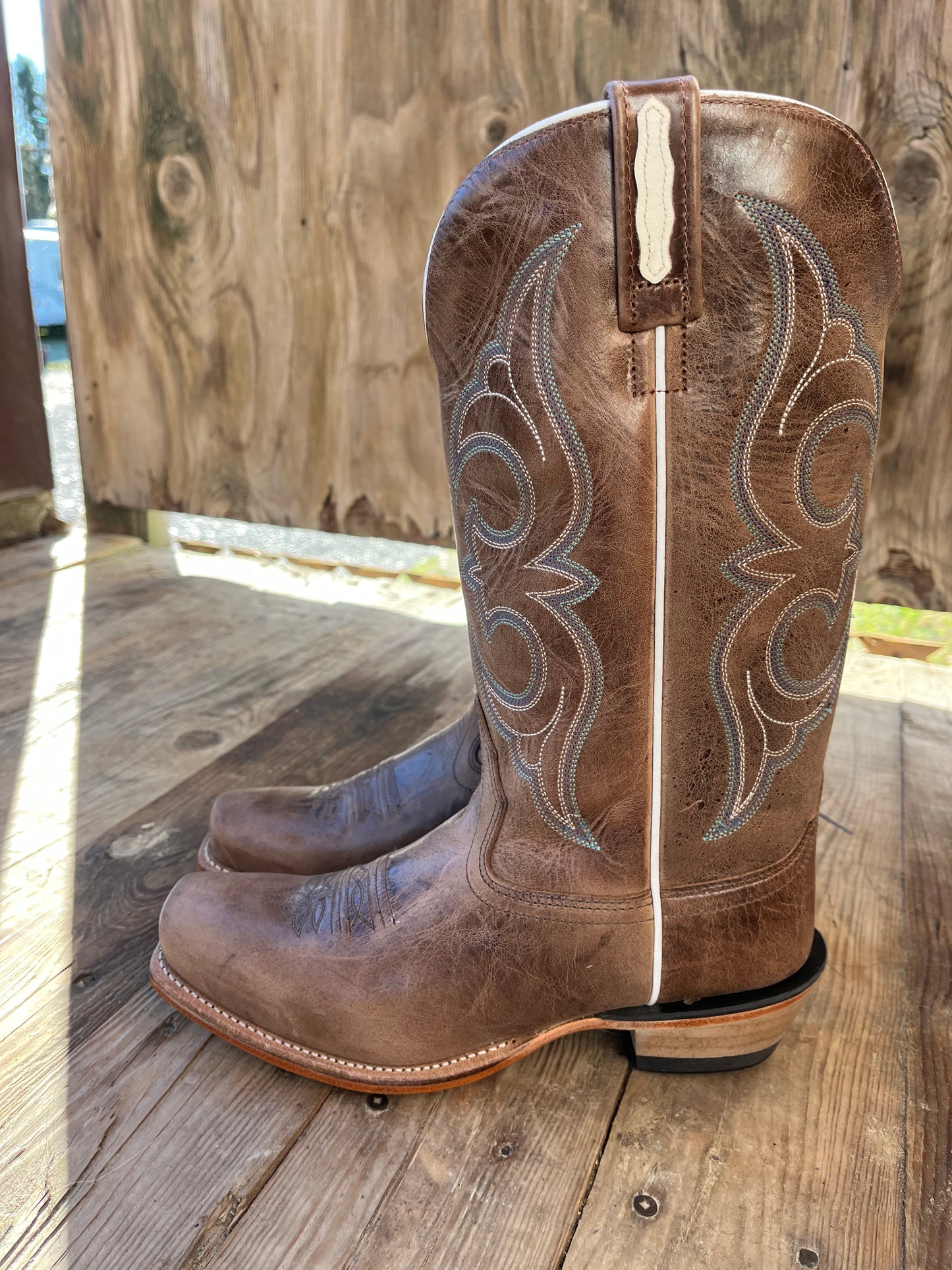 Women’s size 7 cowboy boots