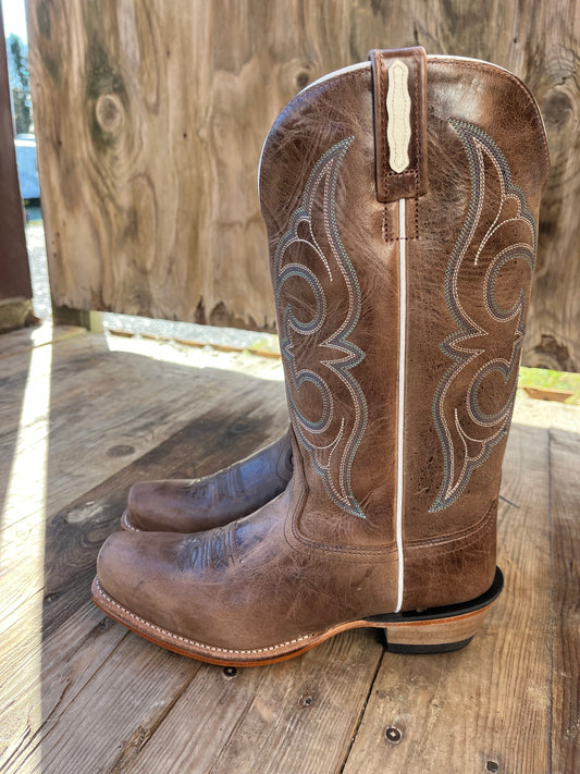 Women’s size 7 cowboy boots