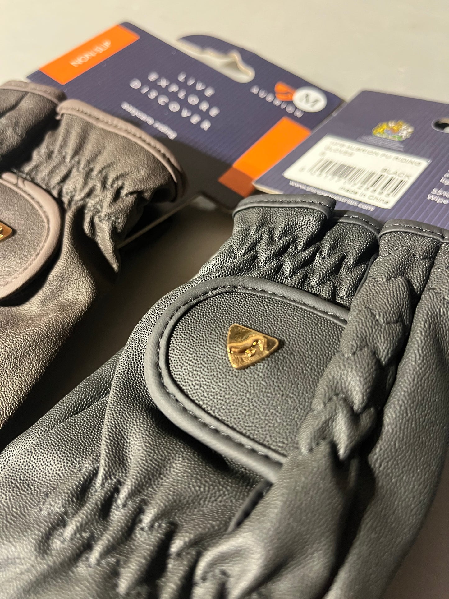 Ladies riding gloves