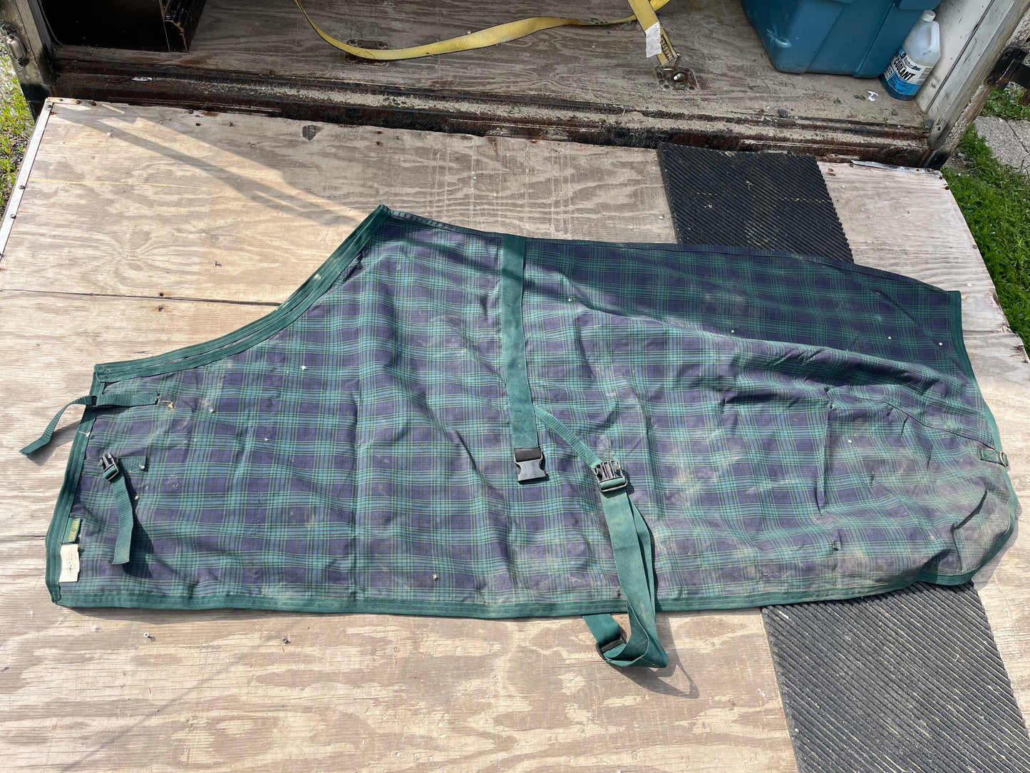 Green plaid stable sheet says size 80 measures 76” riders choice older style