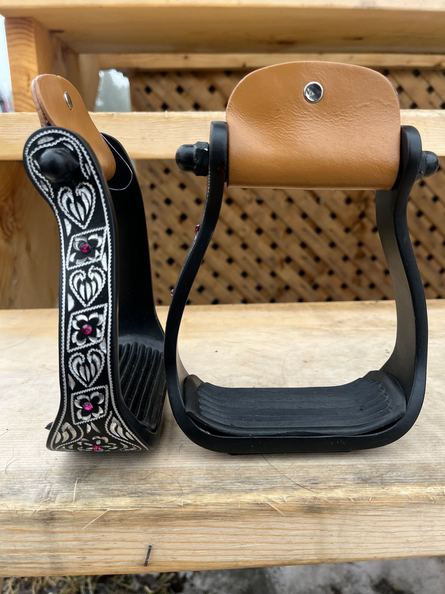 Engraved black and silver barrel stirrups flower pink centres