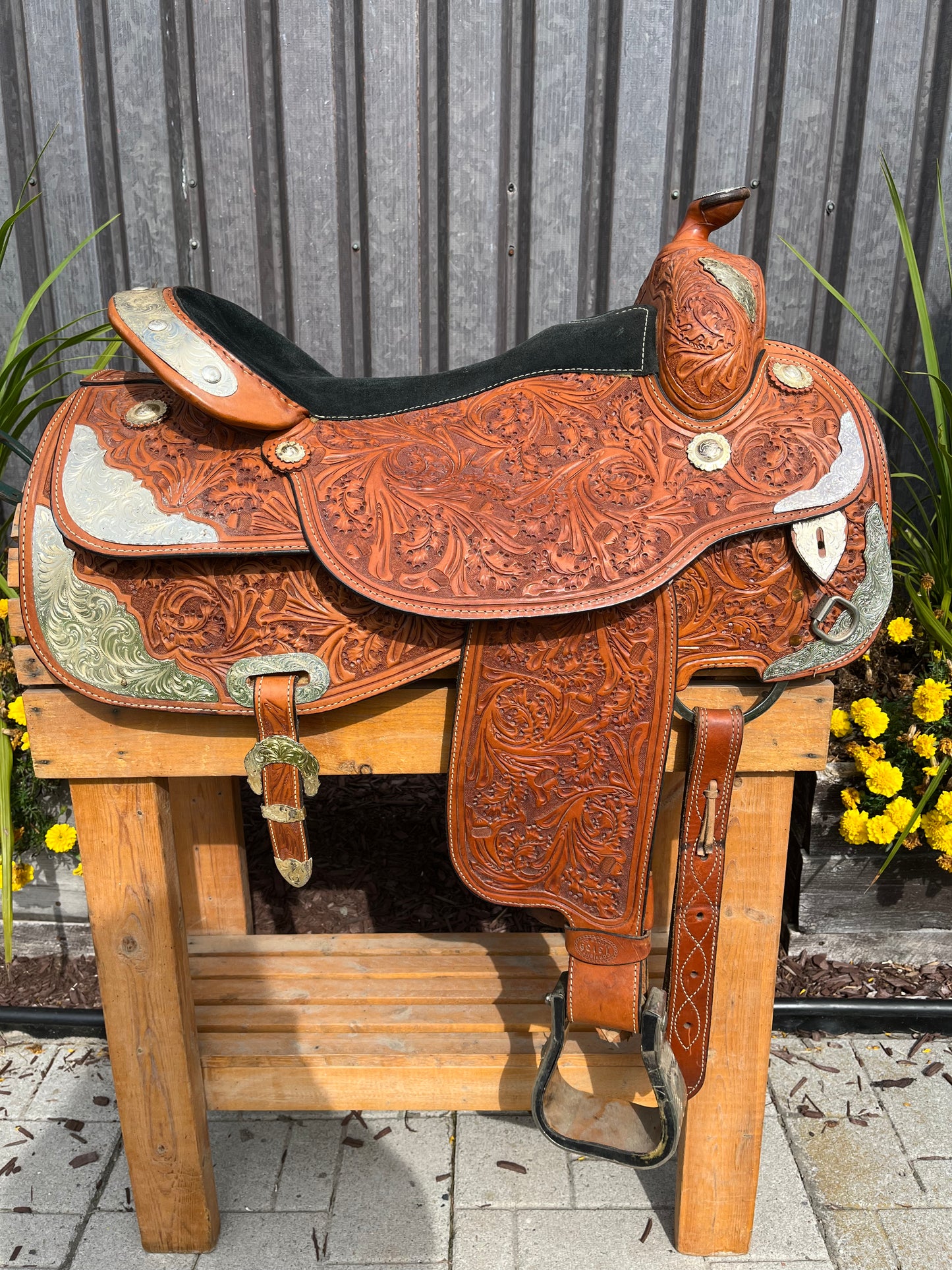 18” Corriente show saddle
