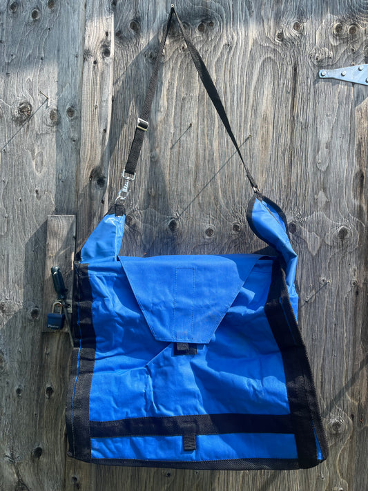 Top load hay bags mesh bottom