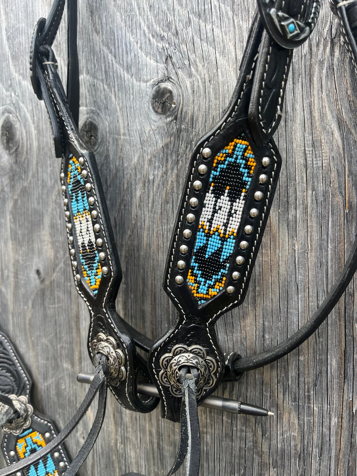 Beaded black tack set