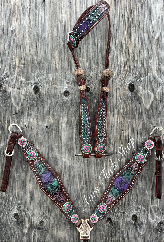 💚💜💖 Green purple one ear tack set
