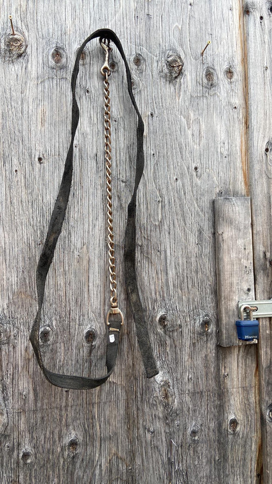 Black nylon lead with chain