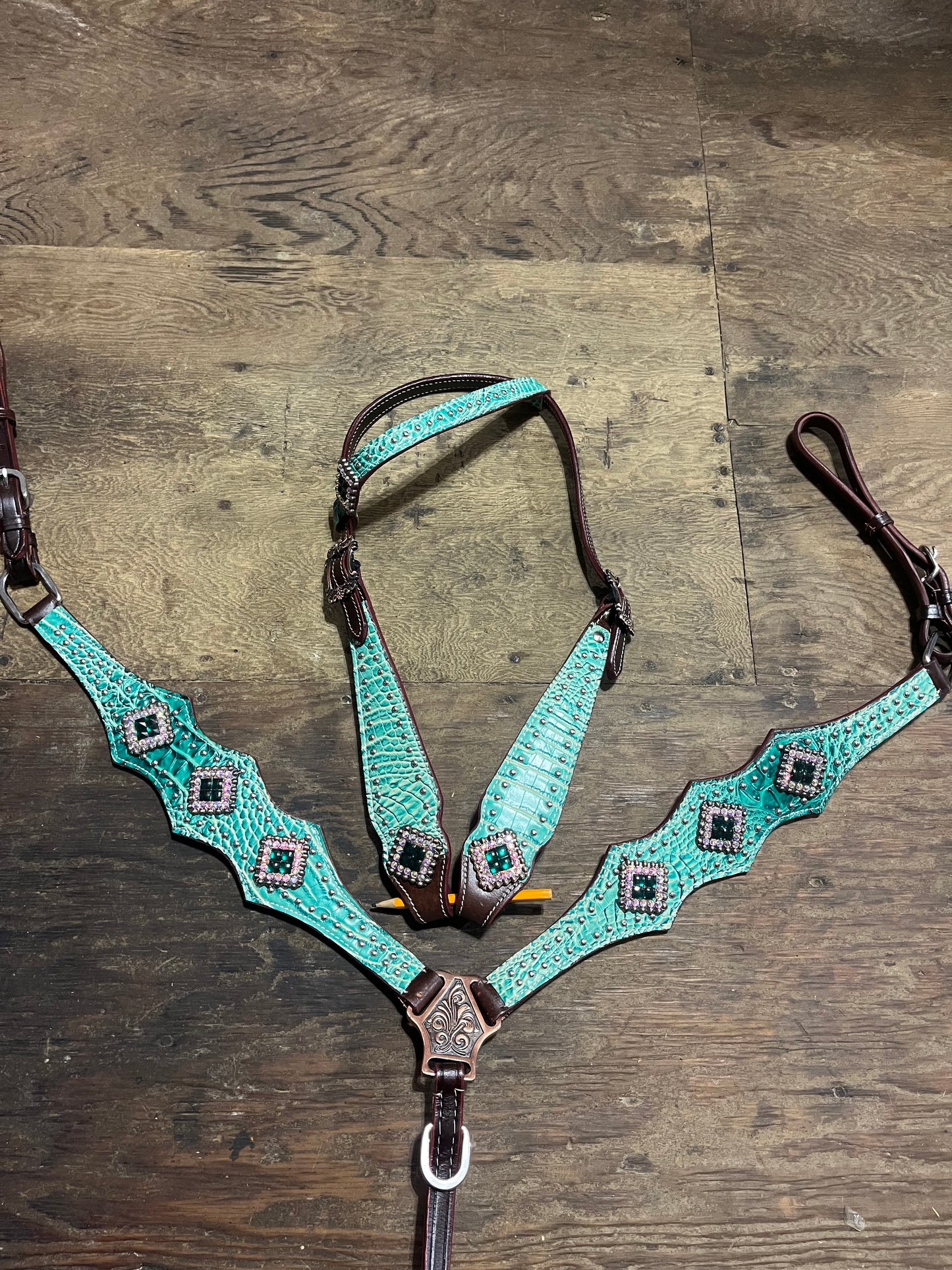 Teal one ear tack set