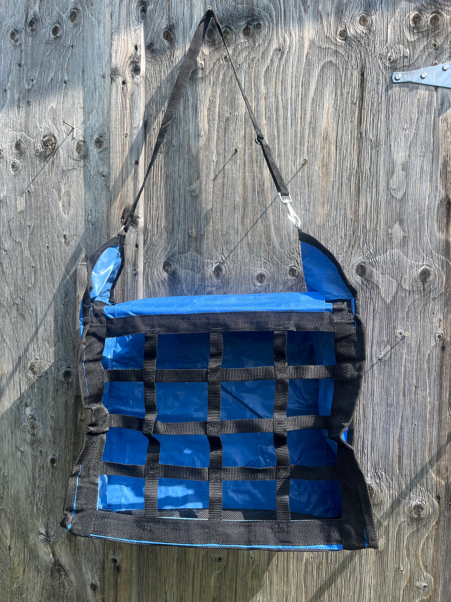 Top load hay bags mesh bottom