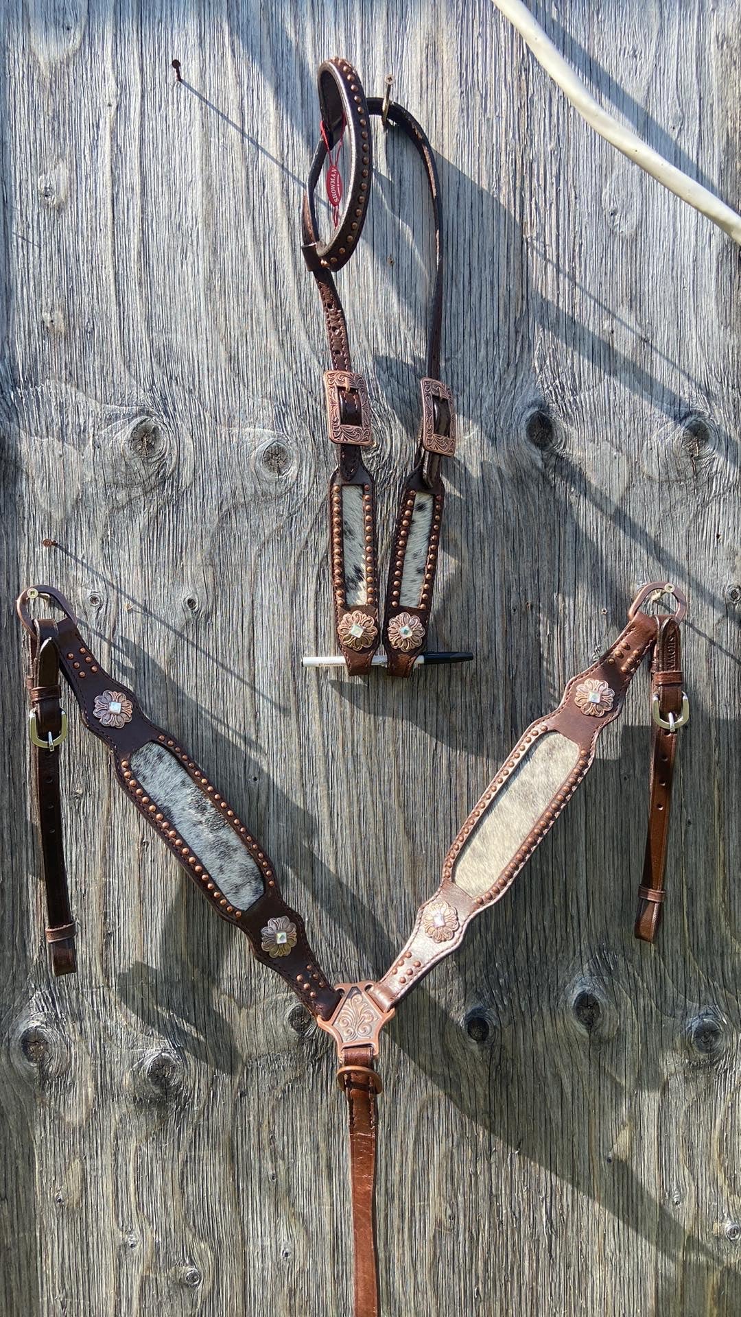 Cowhide one ear tack set