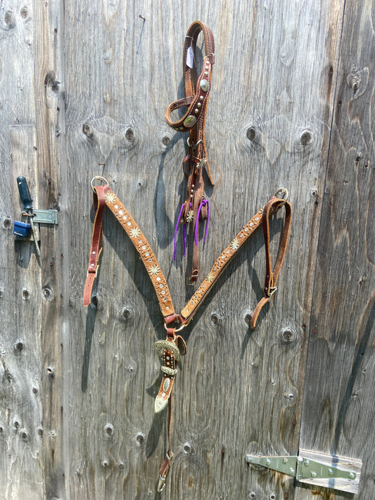 Hair on belt style tack set