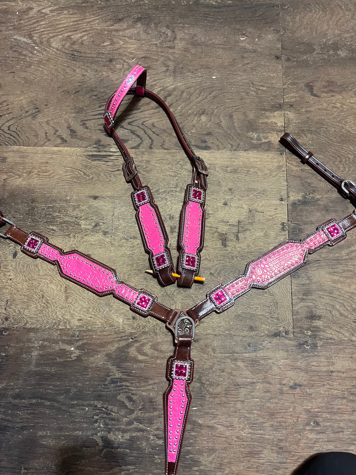 Pink one ear tack set