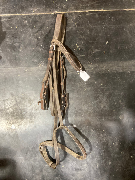 English bridle has a broken keeper