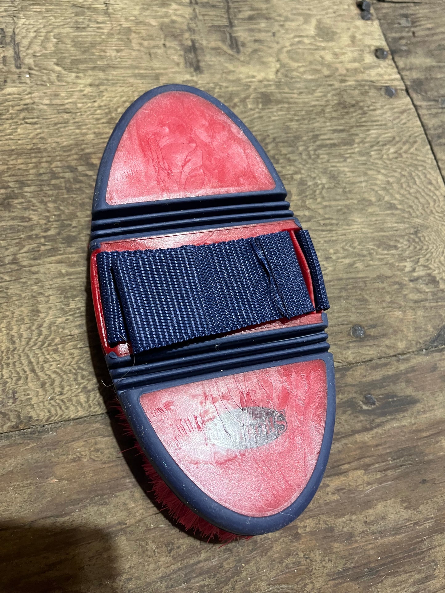 Red trifold body brush