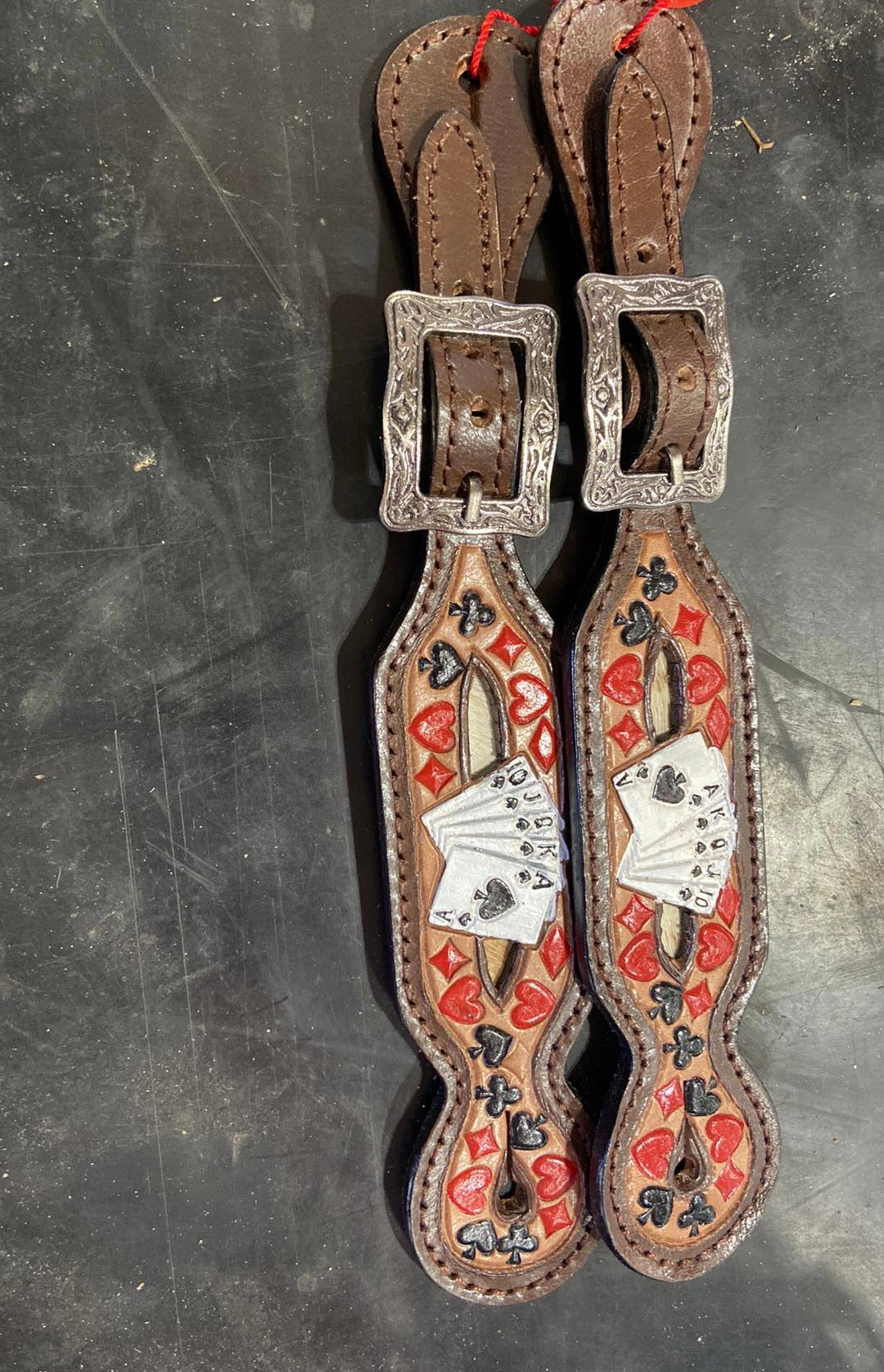 Cards spur straps