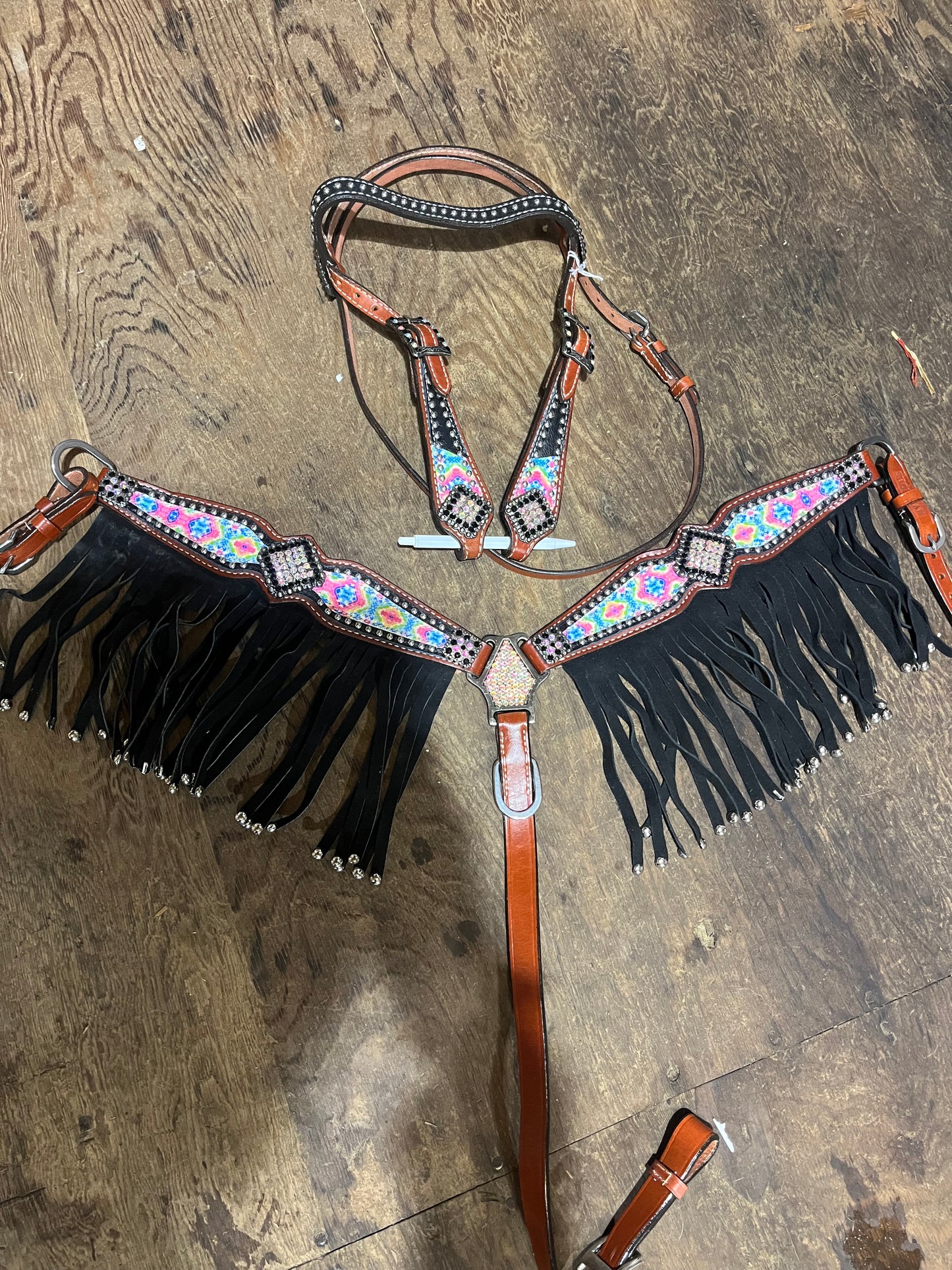 PONY tie dye tack set