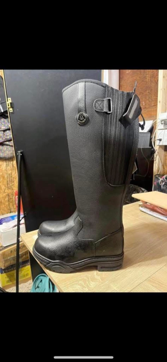 Mountain horse size 6 wide calf