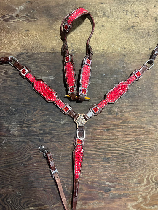 Red one ear tack set