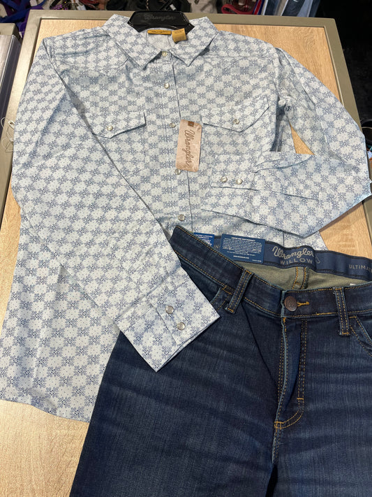 Wrangler blue long sleeve snap button up