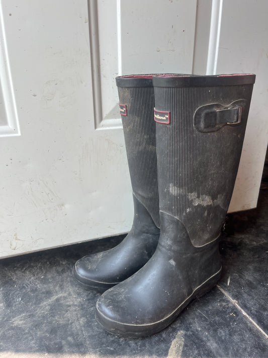 Size 6 rubber boots