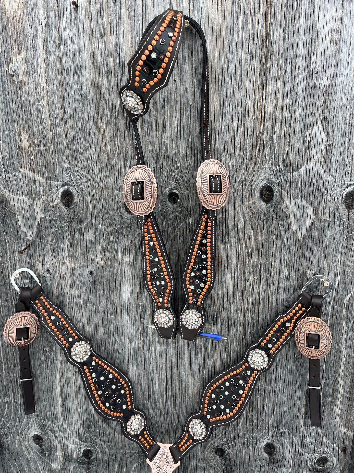 Black and copper one ear tack set