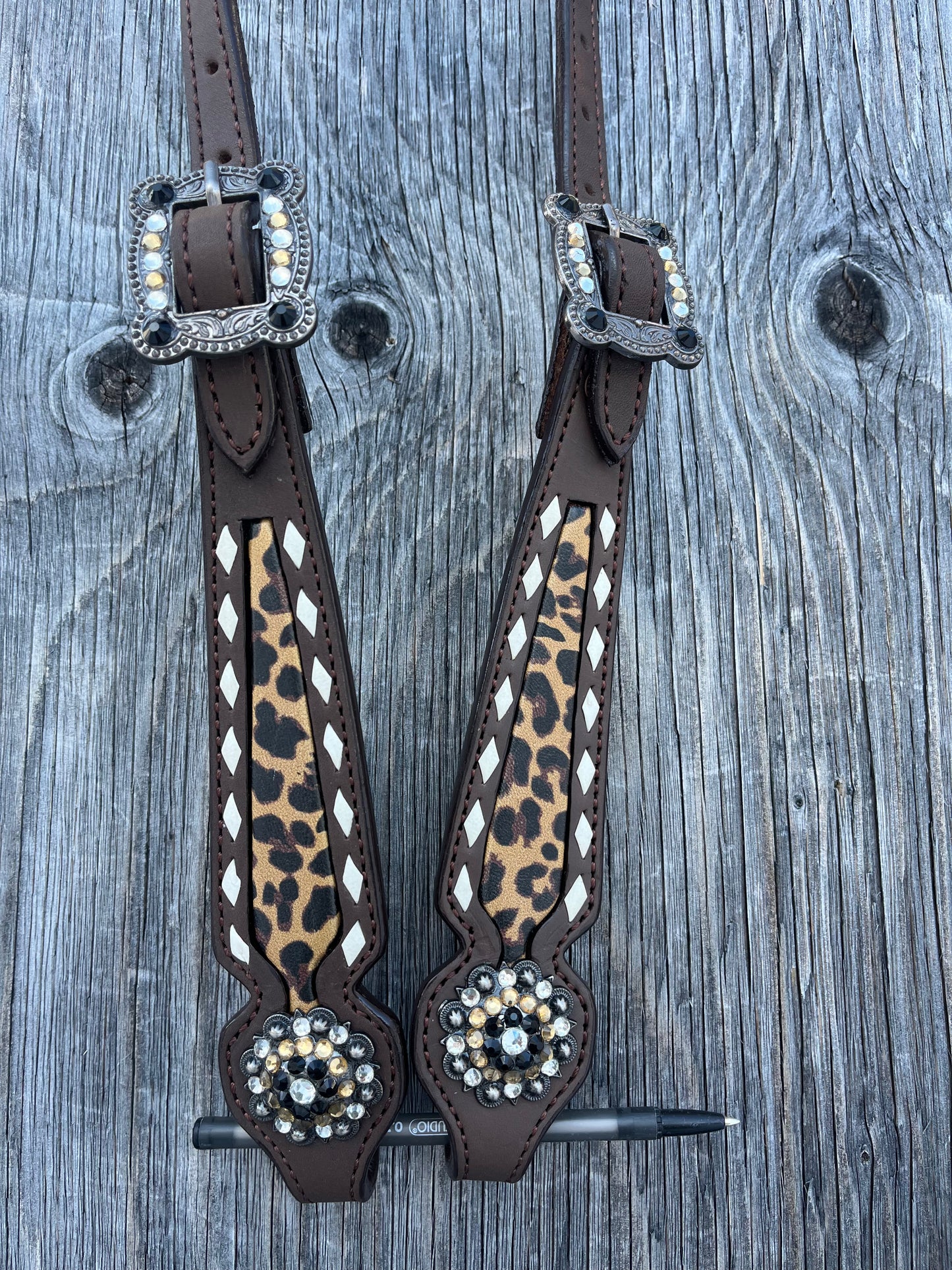 Cheetah white buck stitch horse gladiator tack set