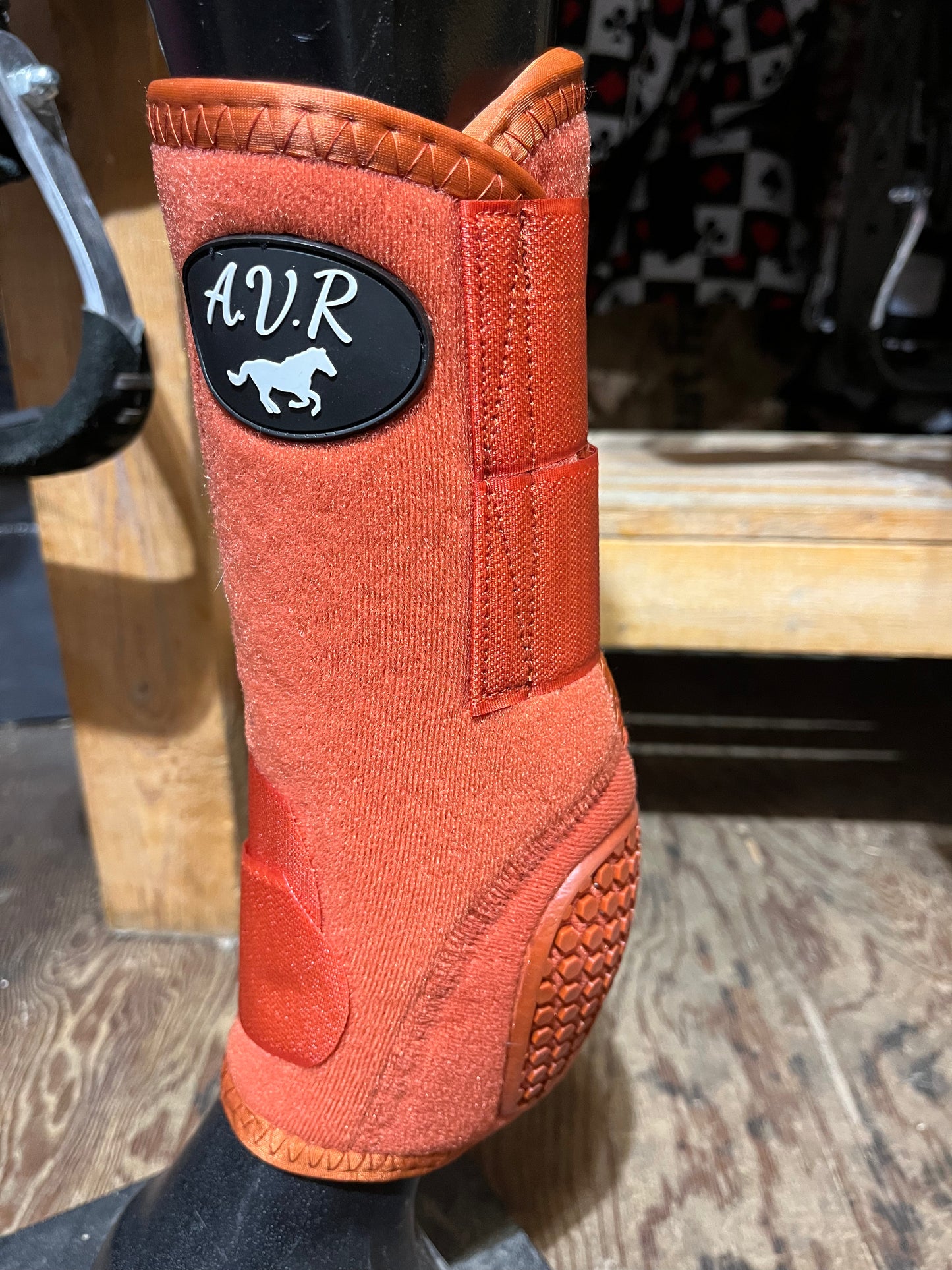 Rust 4 pack sport boots rubber protective heel