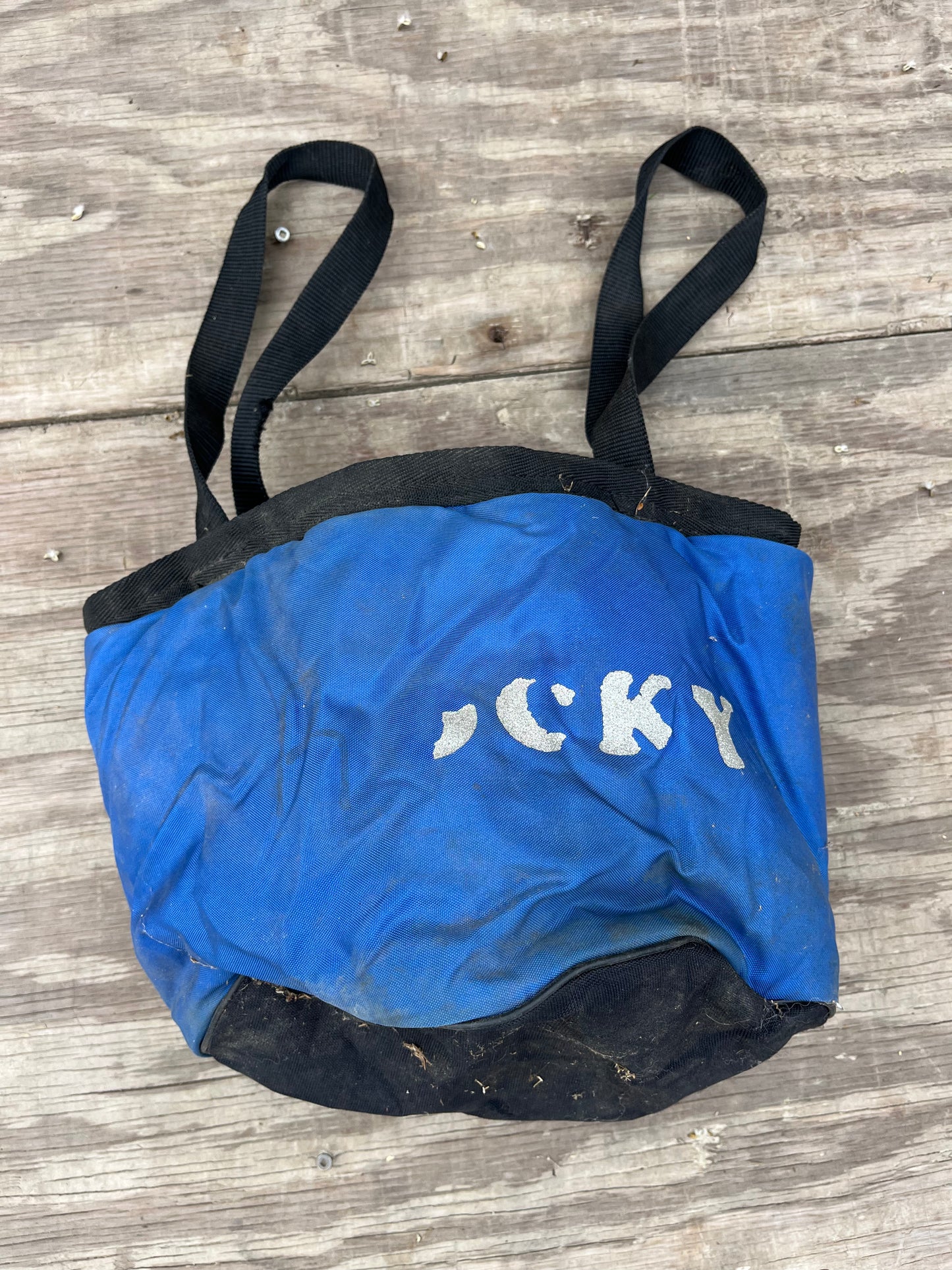 Groom tote