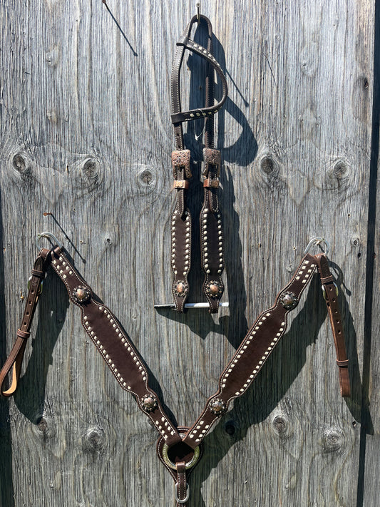 White buckstitch tack set