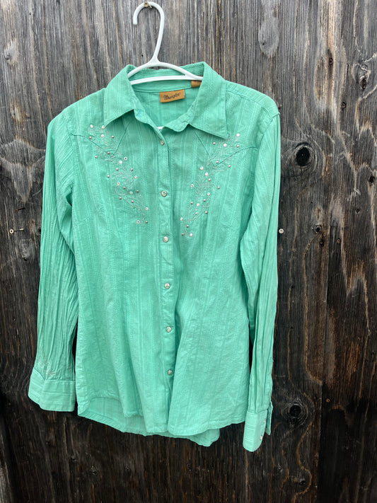 Wrangler small button up with blemish