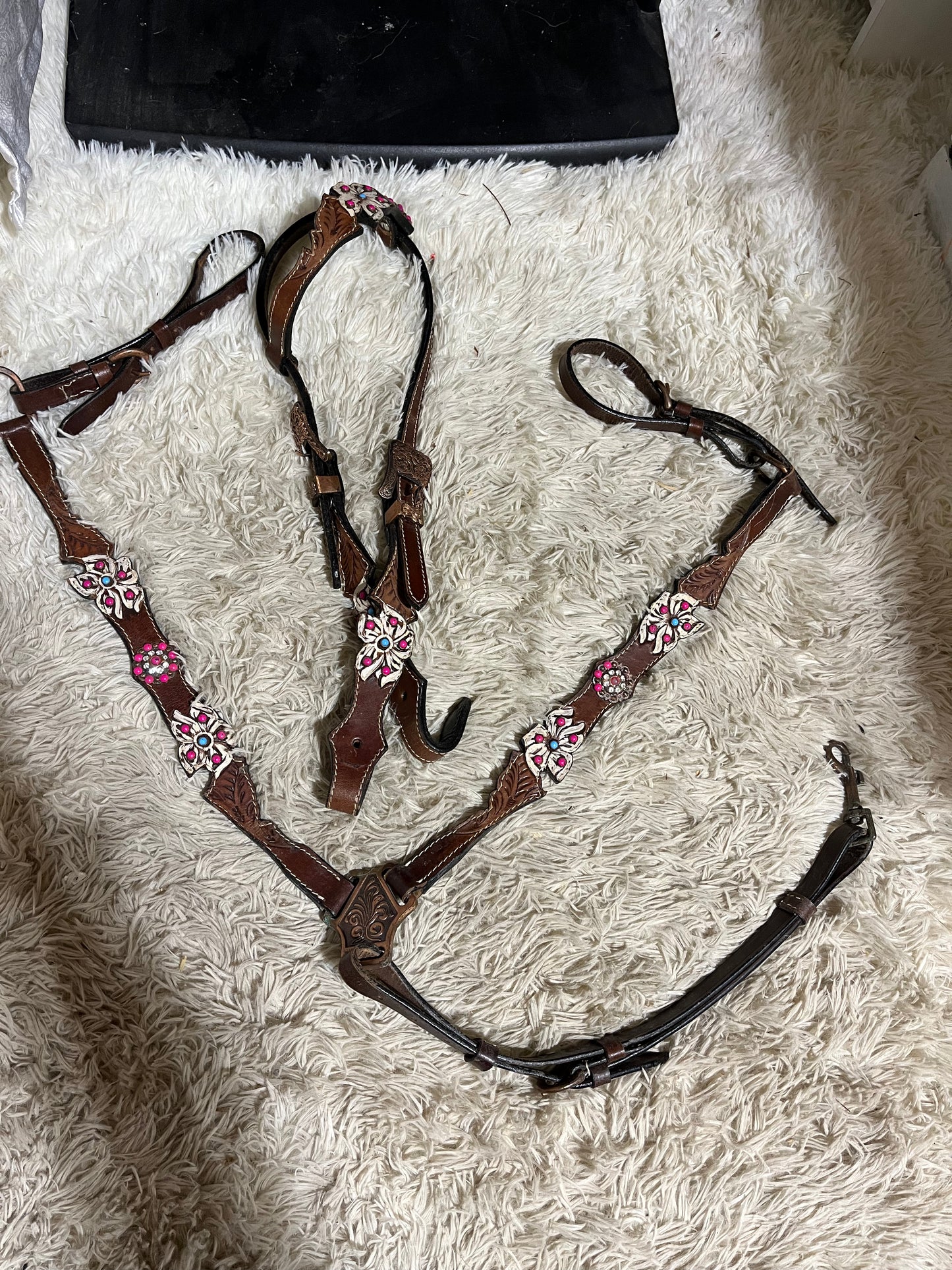 Handpainted flower tack set used