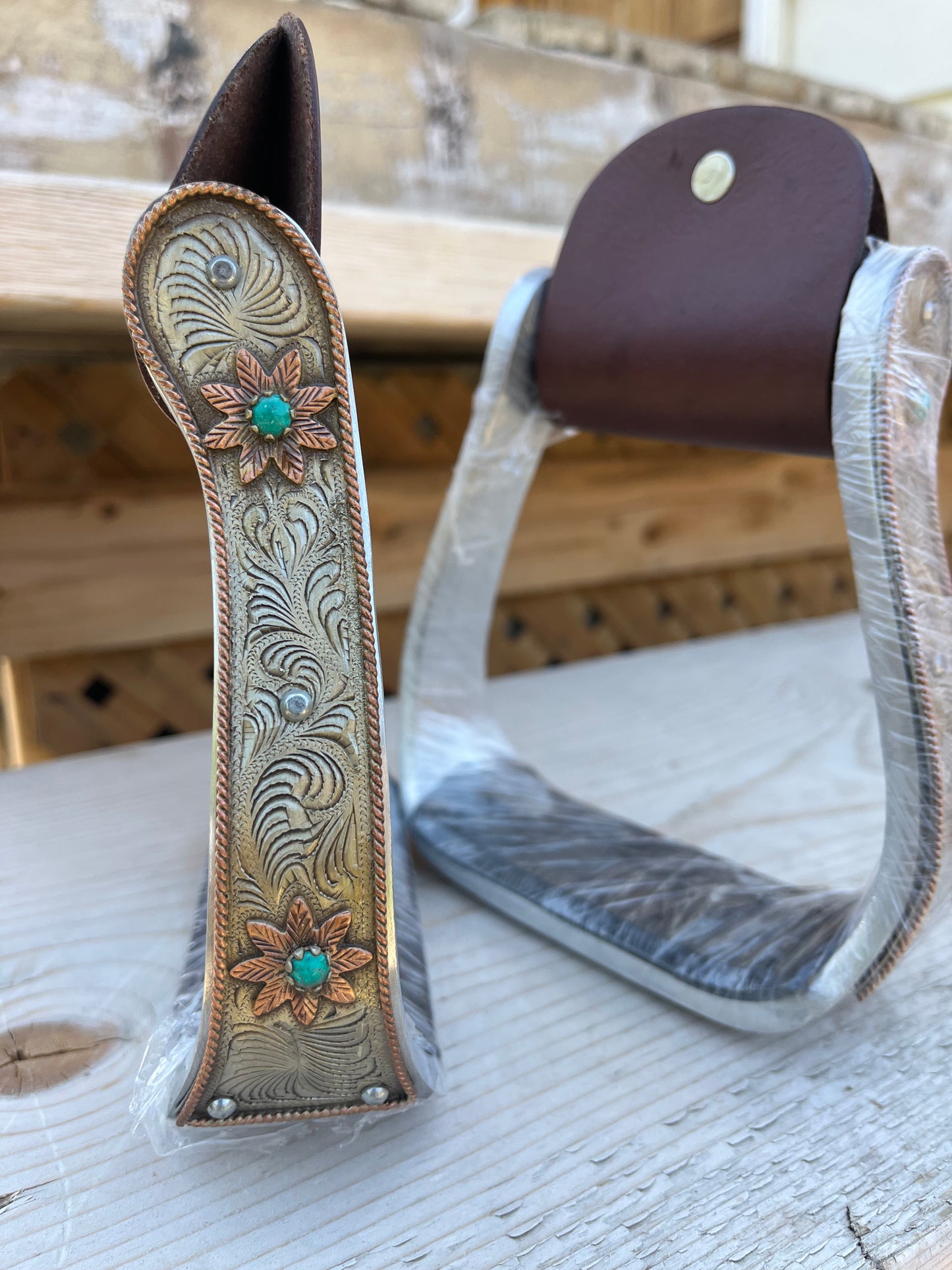 Copper engraved barrel stirrups with flowers