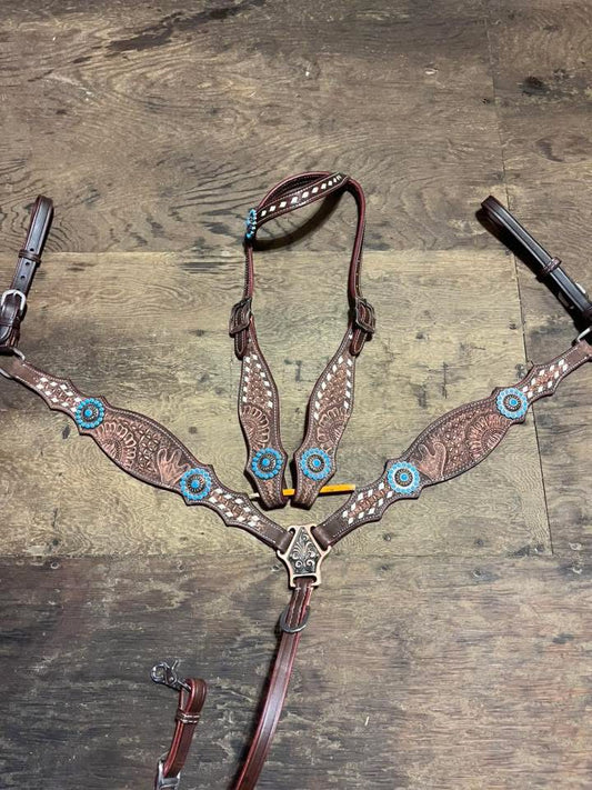 White buckstitch tooled one ear tack set